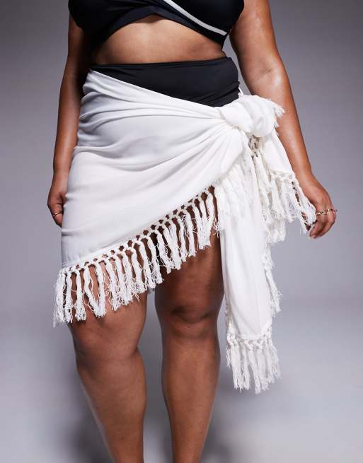 ASOS DESIGN Curve beach sarong with fringing in white, 3 of 4