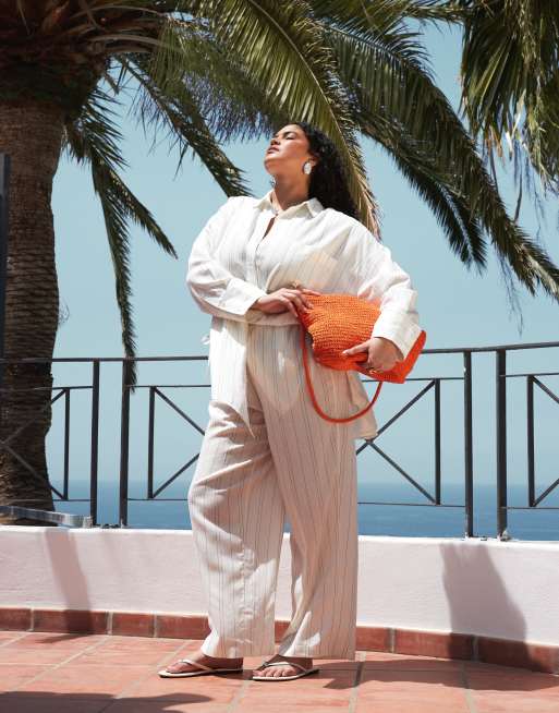 ASOS DESIGN Curve – Belle – Seitlich gebundenes Strandhemd im Kimono-Stil in Schwarz-Weiß gestreift, 2 von 4