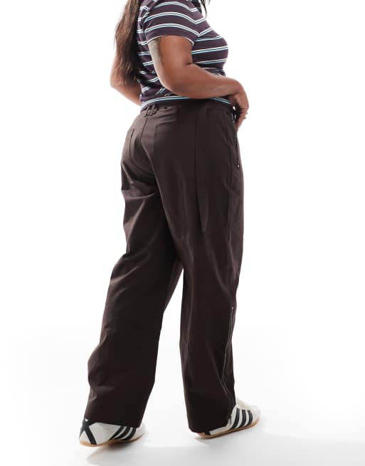 ASOS DESIGN Curve belted panelled laundered utility trousers with zip detail in chocolate, 4 of 5