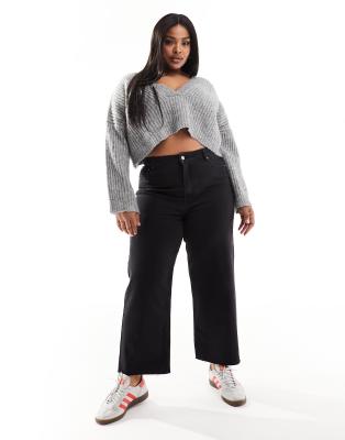 ASOS DESIGN Curve - Bequeme, kurz geschnittene Jeans mit geradem Schnitt und Stretchanteil in Schwarz