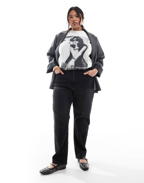 ASOS DESIGN Curve – Bequeme Mom-Jeans in schwarzer Waschung mit schmalem Schnitt - view 1