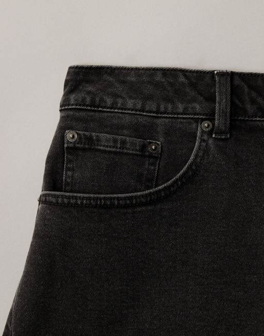 ASOS DESIGN Curve – Bequeme Mom-Shorts aus Denim in Schwarz, 7 von 7
