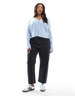 ASOS DESIGN Curve - Bequeme, Stretch-Jeans in Cropped-Optik in Schwarz mit geradem Bein