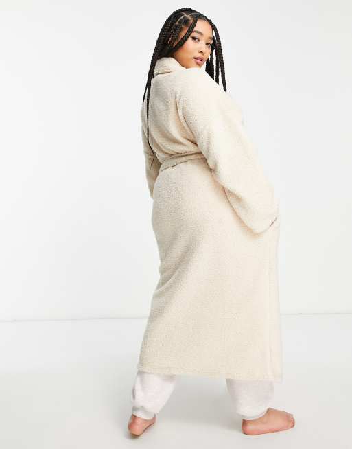 ASOS DESIGN Curve – Beżowy szlafrok maxi z kożuszka, 2 z 4