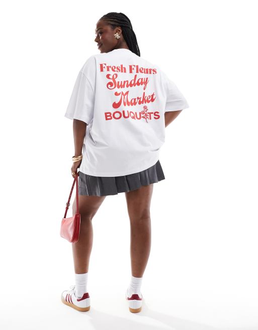 ASOS DESIGN Curve – Biały T-shirt o fasonie boyfriend z nadrukiem z motywem Fresh Fleurs Sunday Market
