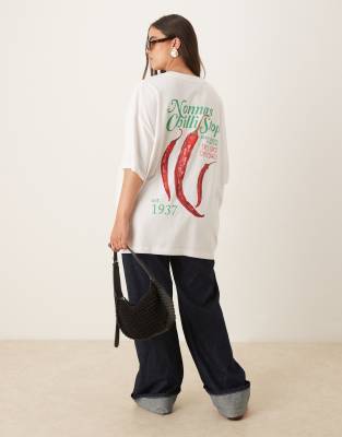 ASOS DESIGN Curve – Biały T-shirt oversize z grafiką z papryczką chili - view 1