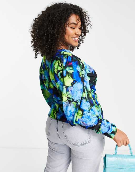 ASOS DESIGN Curve – Blå, abstrakt blommig blus med spetsdetalj och stretch, 2 av 4