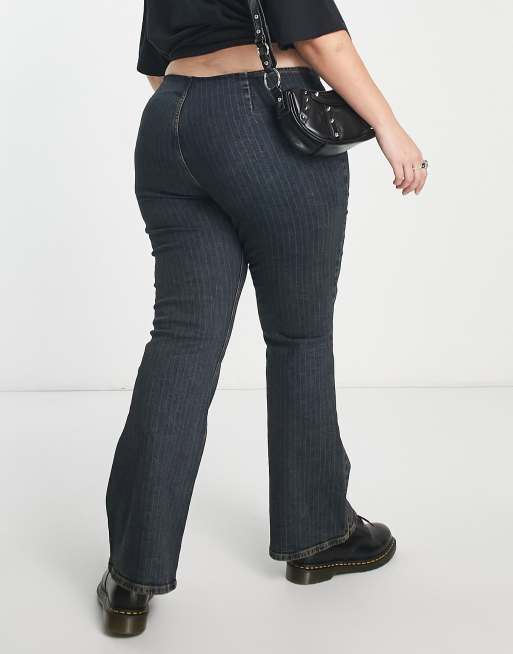 ASOS DESIGN Curve - Blå jeans med mellemhøj talje, svaj og nålestriber, 2 af 4