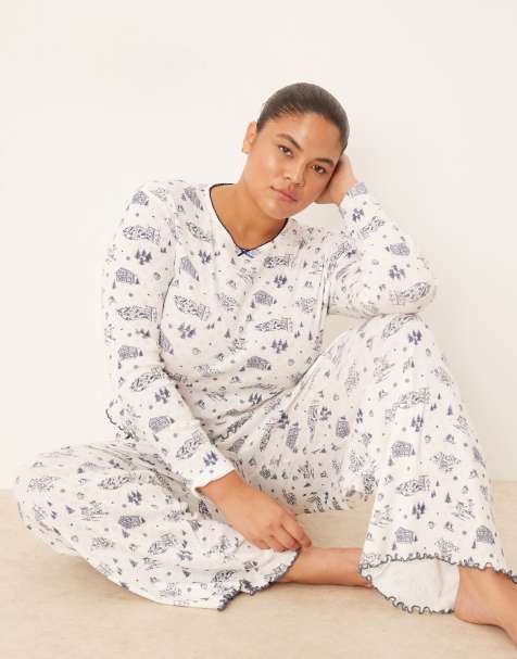 ASOS DESIGN Curve – Blå, sceniskt mönstrad, pointellestickad pyjamas med t-shirt med långa ärmar och byxor - view 1