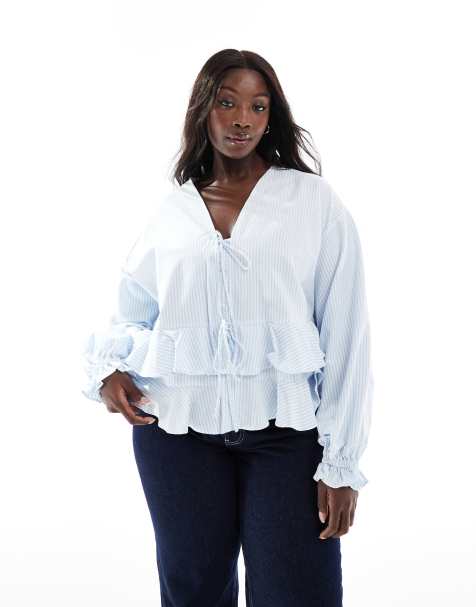 ASOS DESIGN Curve – Blårandig, långärmad topp med knytning framtill och volanger - view 1