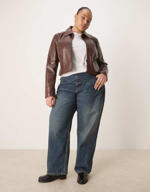 ASOS DESIGN Curve - Blazer court habillé en similicuir à zip - Chocolat, 3 de 4