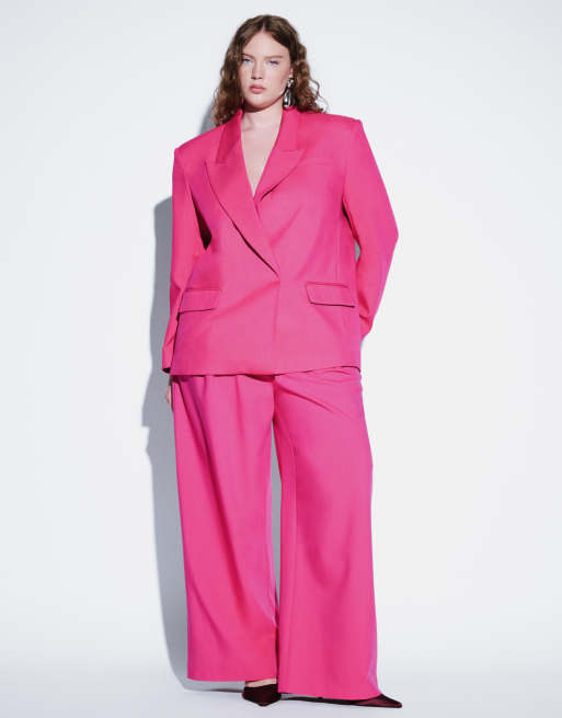 ASOS DESIGN Curve blazer croisé ajusté à épaules marquées en rose vif, 2 de 4