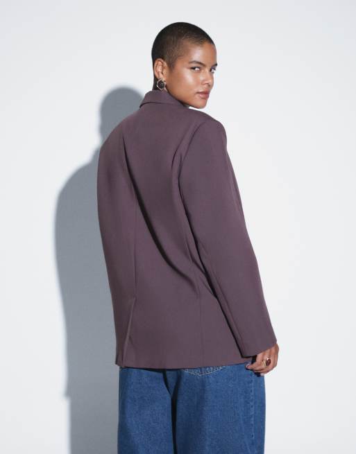 ASOS DESIGN Curve blazer sartoriale doppiopetto con spalle strutturate marrone, 3 di 8