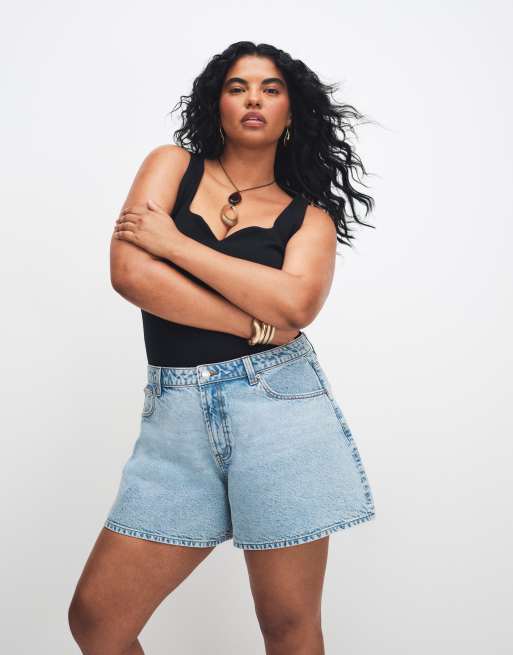 ASOS DESIGN Curve – Bleka, vintageblå och a-linjeformade jeansshorts i längre modell