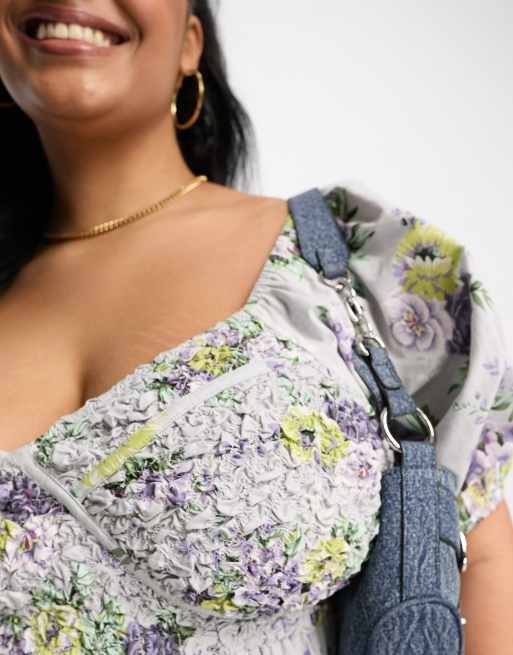 ASOS DESIGN Curve – Blommig midiklänning i bomull med smockad korsett, 3 av 4