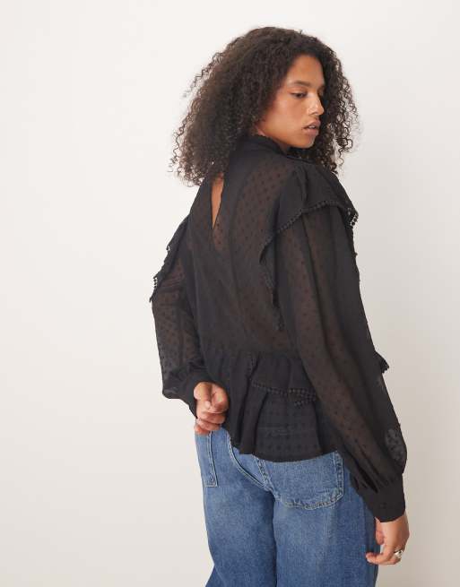 ASOS DESIGN Curve - Blouse à manches longues et volants avec détail brodé - Noir, 4 de 4