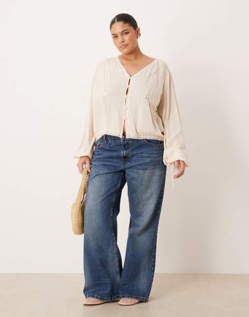 ASOS DESIGN Curve - Blouse texturée à manches longues et empiècement en dentelle - Taupe, 2 de 4