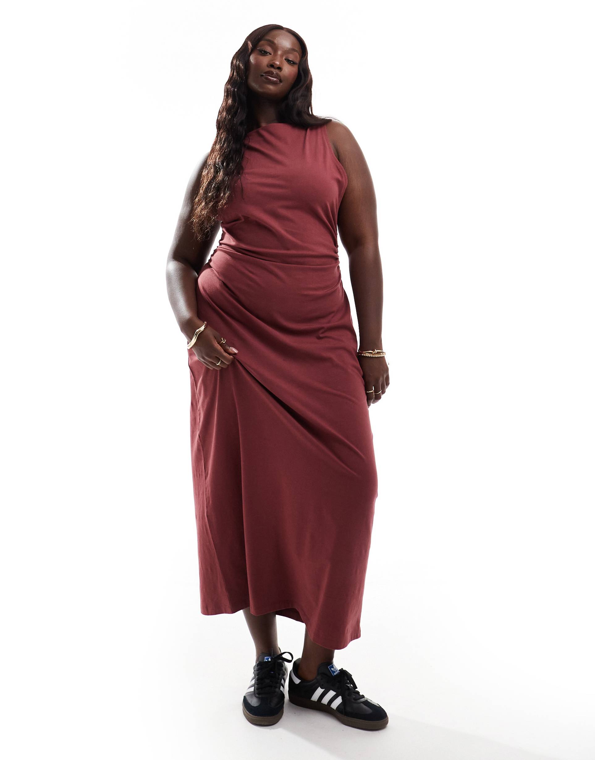 asos design curve boat neck maxi dress with ruched sides in burgundy