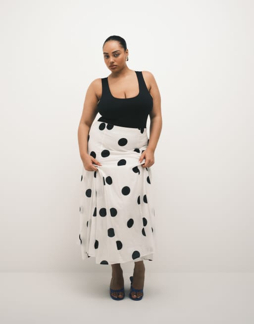 ASOS DESIGN Curve - Body van gladde polyamide met lage ronde hals in zwart, 3 van 4