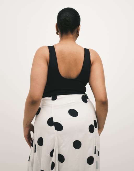 ASOS DESIGN Curve - Body van gladde polyamide met lage ronde hals in zwart, 4 van 4