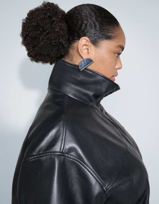 ASOS DESIGN Curve bomber à col cheminée effet cuir noir, 2 de 8