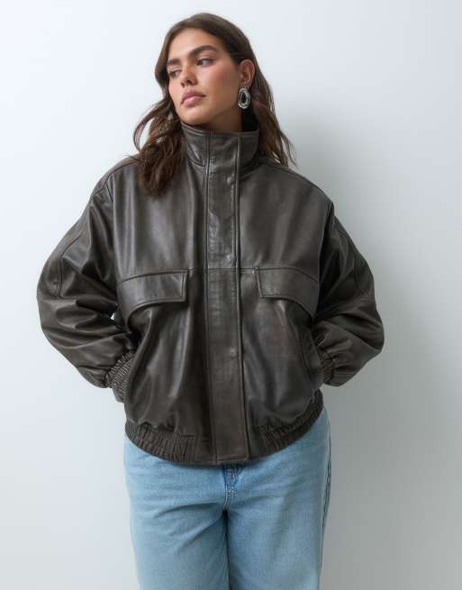ASOS DESIGN Curve bomberjacka i oversize i äkta läder i tvättad brun, 3 av 5