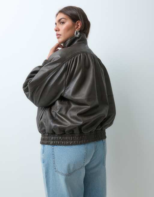 ASOS DESIGN Curve bomberjacka i oversize i äkta läder i tvättad brun, 5 av 5