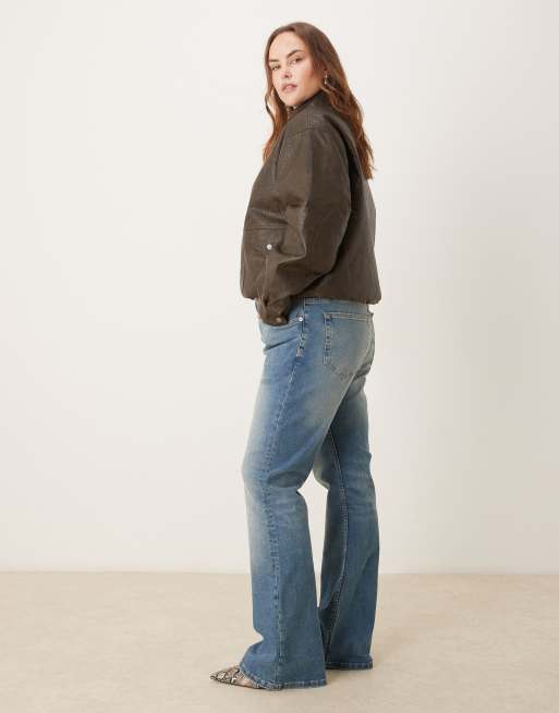 ASOS DESIGN Curve – Bootcut-Jeans in mittlerer Waschung , 3 von 5