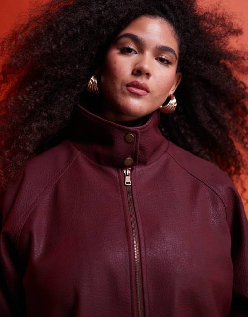 ASOS DESIGN Curve – Bordowa kurtka bomberka z imitacji skóry, 4 z 4