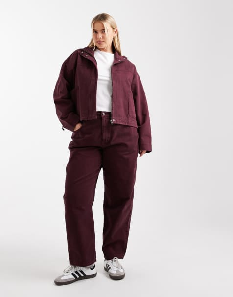 ASOS DESIGN Curve – Bordowy zestaw jeansowy ze spodniami z baryłkowymi nogawkami i kurtką - view 1