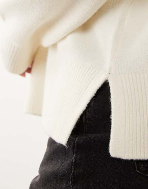 ASOS DESIGN Curve boxy jumper with side split detail in cream, 4 of 4