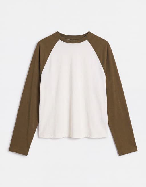 ASOS DESIGN Curve boxy raglan with contrast sleeves in cream & khaki, 5 of 8