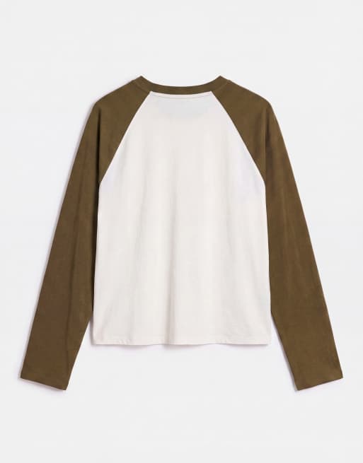 ASOS DESIGN Curve boxy raglan with contrast sleeves in cream & khaki, 6 of 8