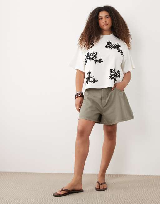 ASOS DESIGN Curve boxy t-shirt with cornelli floral detail in white, 2 of 4