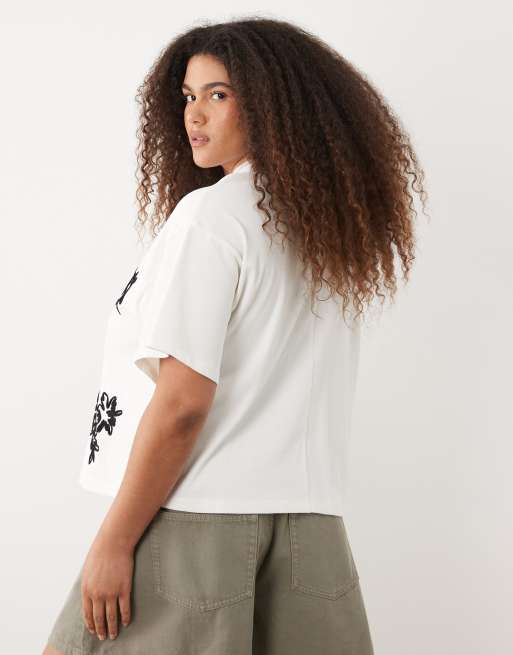 ASOS DESIGN Curve boxy t-shirt with cornelli floral detail in white, 4 of 4