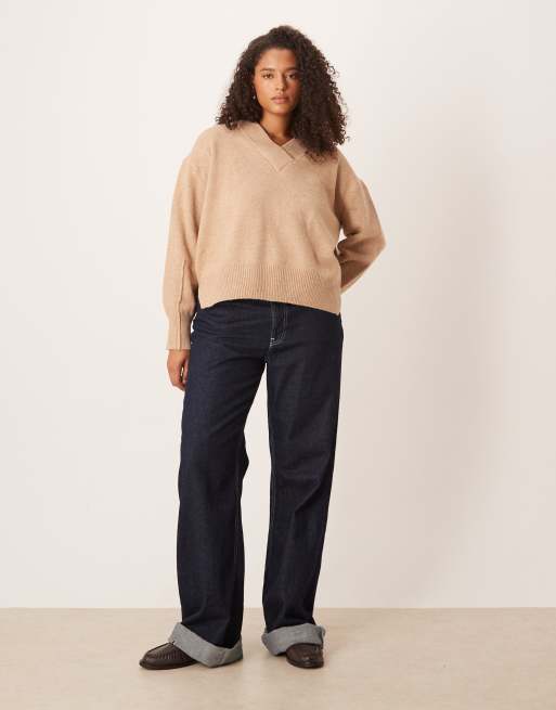 ASOS DESIGN Curve boxy v neck sweater with side split detail in oatmeal