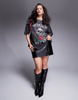 Shop ASOS Curve DESIGN boyfriend fit t shirt with skull and roses rock Online – Trendy & Affordable Fashion
