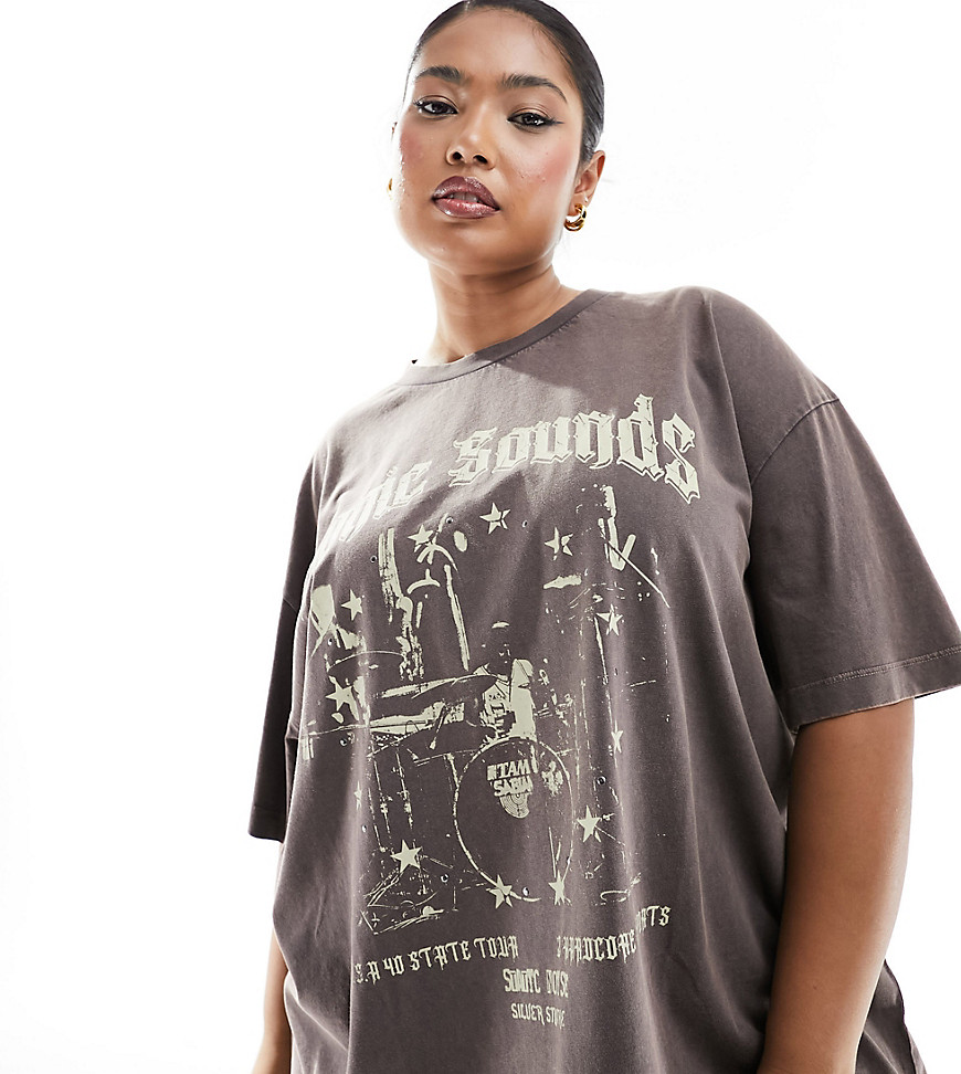 Asos Curve Asos Design Curve Boyfriend Fit T-shirt With Sonic Sounds 70s Studded Graphic In Washed Brown