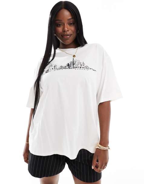 ASOS DESIGN Curve – Boyfriend-T-Shirt in Creme mit Phönix-Stadtbild-Grafikprint - view 1