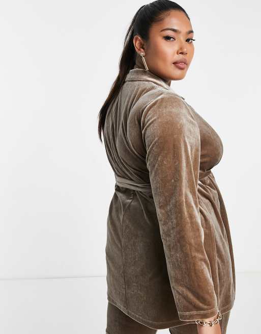 ASOS DESIGN Curve – Brązowoszara aksamitna kopertowa marynarka garniturowa, 3 z 4