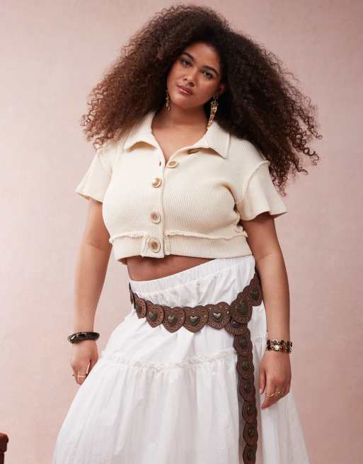 ASOS DESIGN Curve – Brązowy pasek na talię i biodra z ogniwami w kształcie serc z imitacji zamszu z ćwiekami