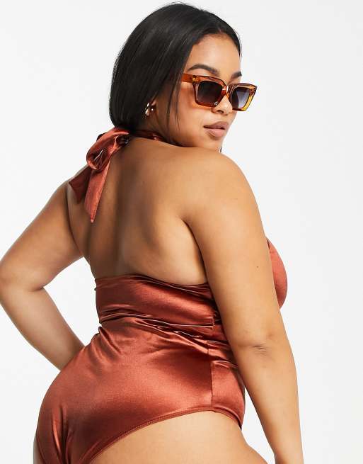 ASOS DESIGN Curve – Brązowy strój kąpielowy ze skrzyżowanymi paskami, 3 z 4