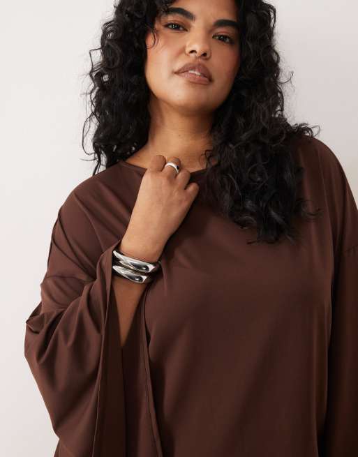 ASOS DESIGN Curve – Brązowy top w stylu peleryny, część zestawu, 2 z 4