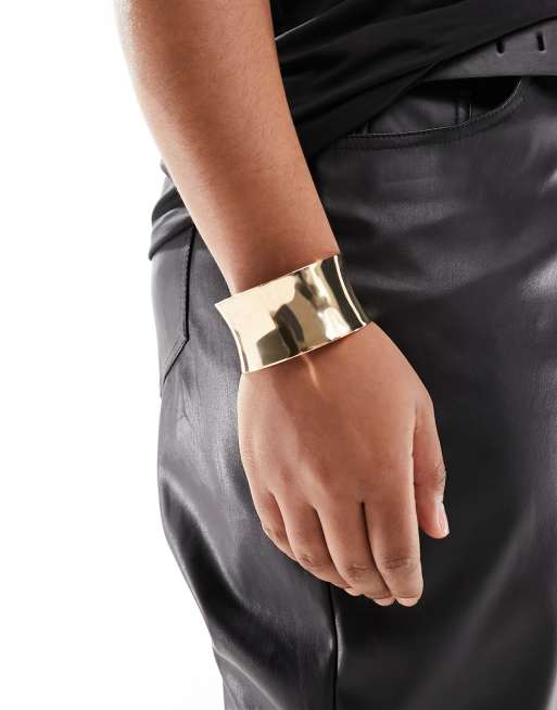 ASOS DESIGN Curve - Brede armband in goudkleur