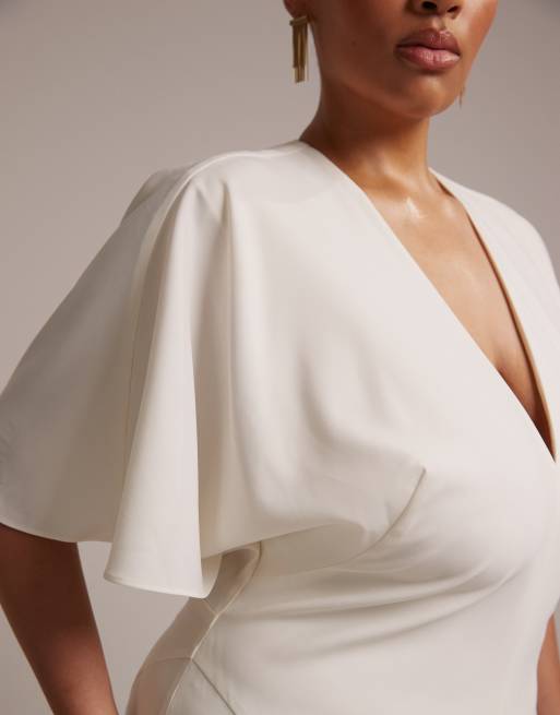 ASOS DESIGN Curve bridal cape sleeve godet maxi dress in ivory, 5 of 5