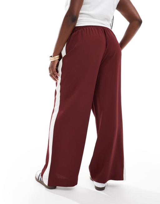 ASOS DESIGN Curve - Broek met elastische taille en contrasterend paneel in bordeauxrood, 2 van 5