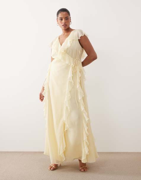 ASOS DESIGN Curve - Brudepiger - Lysegul maxikjole med slå-om-front og flæser - view 1