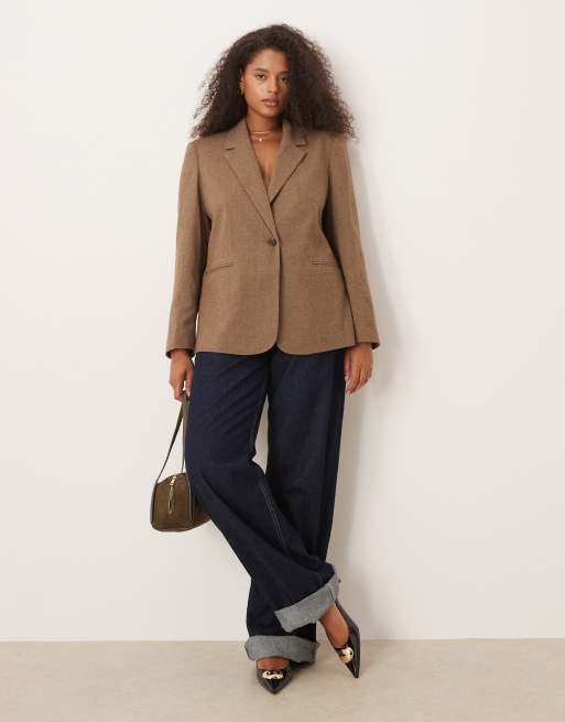 ASOS DESIGN Curve – Brun, fiskbensmönstrad kavaj i relaxed fit med textur, 3 av 4
