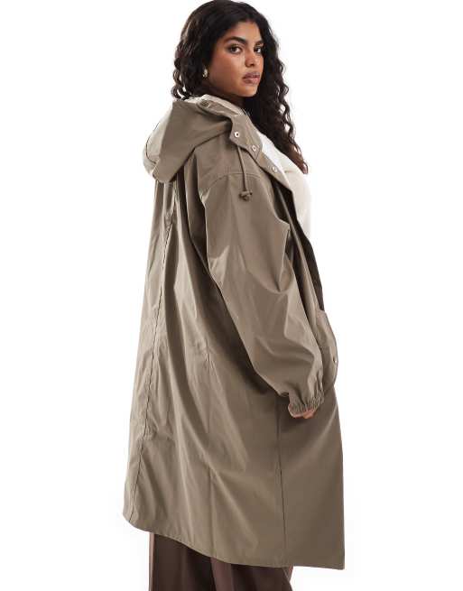 ASOS DESIGN Curve – Brun, gummerad regnkappa, 4 av 4