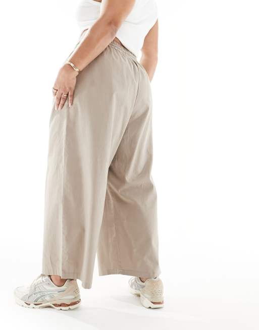 ASOS DESIGN Curve – Brungrå linnebyxor med barrelben och dra på-modell, 2 av 5